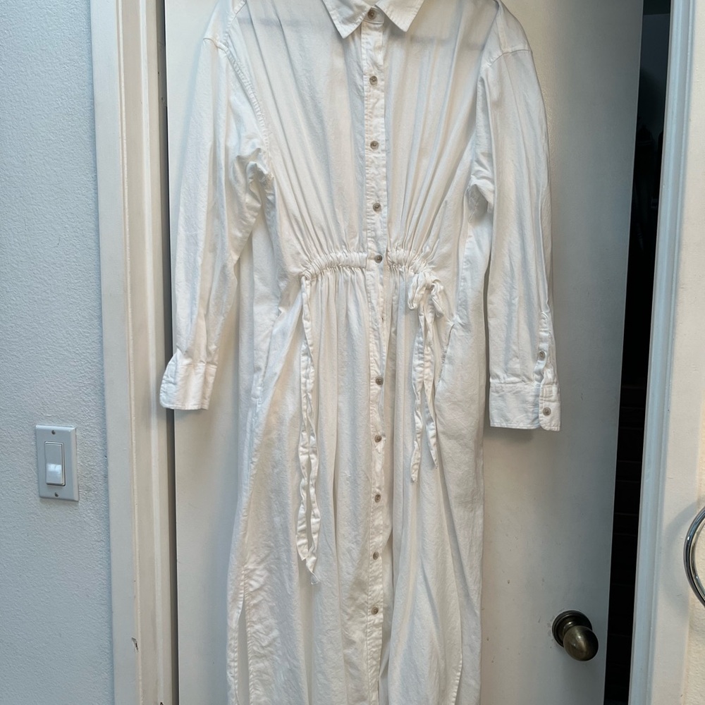 Universal Thread White Long Sleeve Dress